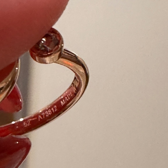 Designer LV Ring - Picture 6 of 12